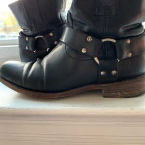 Frye women’s size 7.5 leather harness short boot
